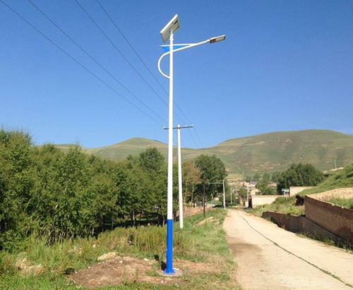 米兰·网站与普通中杆路灯之间的区别 米兰·网站与普通中杆路灯之间的区别